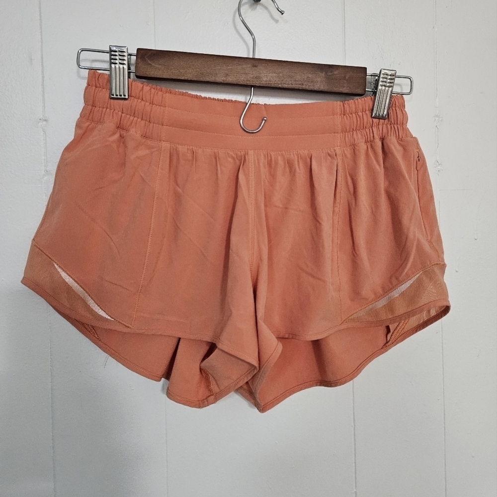 Lululemon Hotty Hot Low-Rise Lined Short
